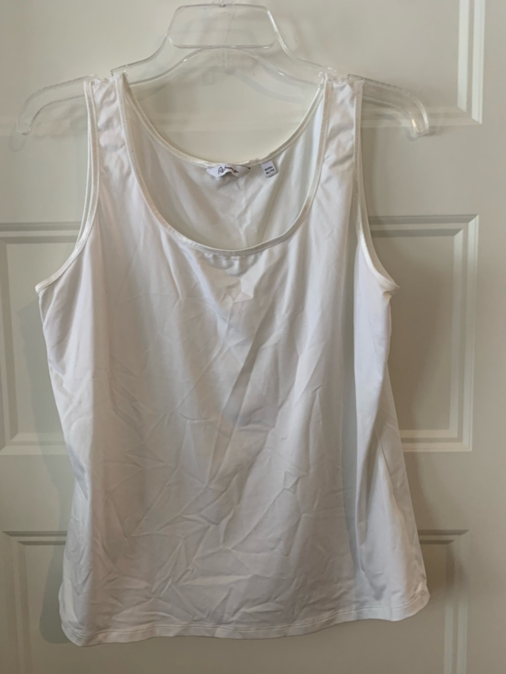 Reitmans Women's White Scoop Neck Tank Top